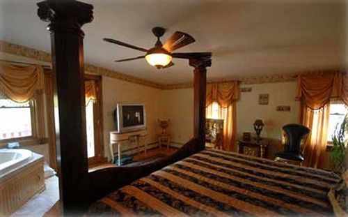 The Lion And The Rose Bed & Breakfast Whitefield Exterior foto