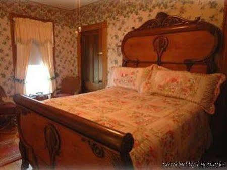 The Lion And The Rose Bed & Breakfast Whitefield Zimmer foto